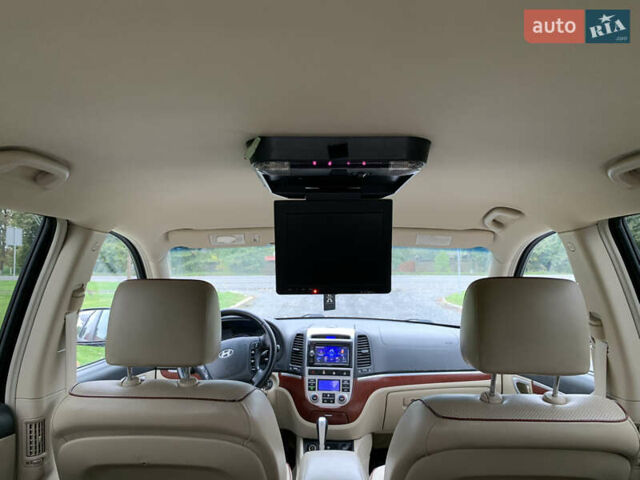 Серый Хендай Санта Фе, объемом двигателя 2.2 л и пробегом 246 тыс. км за 10250 $, фото 23 на Automoto.ua