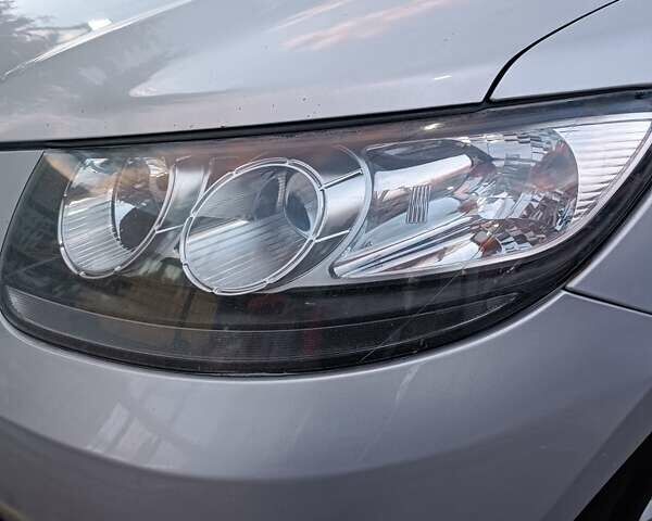 Серый Хендай Санта Фе, объемом двигателя 2.2 л и пробегом 202 тыс. км за 11000 $, фото 17 на Automoto.ua