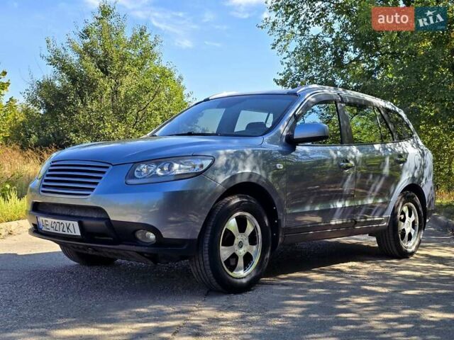 Серый Хендай Санта Фе, объемом двигателя 2.66 л и пробегом 172 тыс. км за 9500 $, фото 6 на Automoto.ua