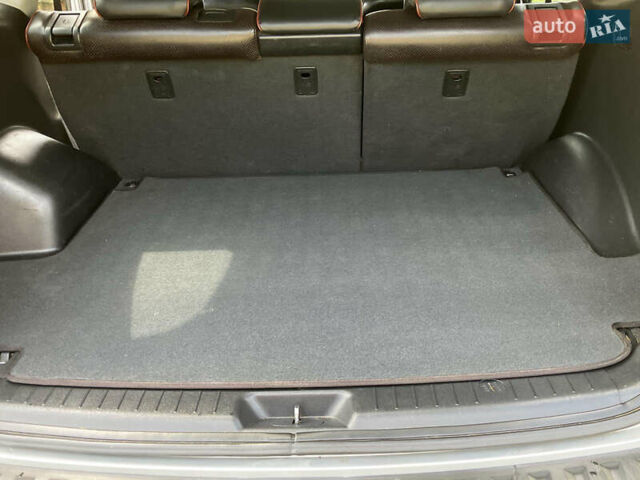 Серый Хендай Санта Фе, объемом двигателя 2.2 л и пробегом 262 тыс. км за 9800 $, фото 7 на Automoto.ua