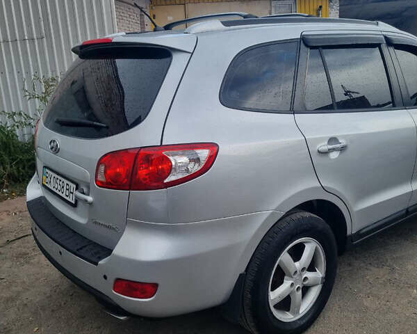 Серый Хендай Санта Фе, объемом двигателя 2.2 л и пробегом 255 тыс. км за 10500 $, фото 10 на Automoto.ua