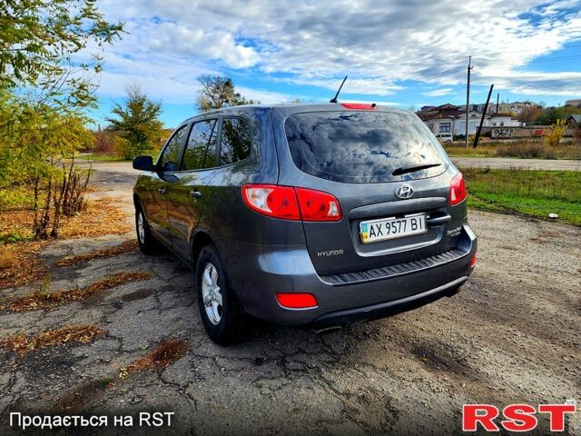 Серый Хендай Санта Фе, объемом двигателя 2.2 л и пробегом 218 тыс. км за 9800 $, фото 3 на Automoto.ua