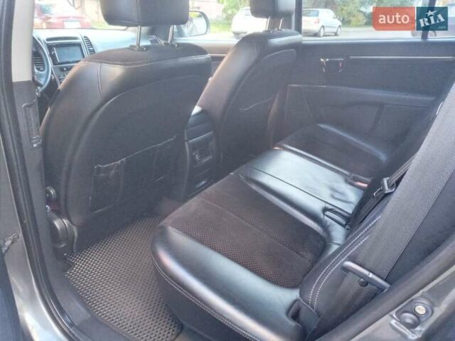 Сірий Хендай Санта Фе, об'ємом двигуна 2.2 л та пробігом 230 тис. км за 9450 $, фото 27 на Automoto.ua