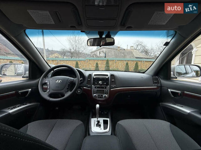 Сірий Хендай Санта Фе, об'ємом двигуна 2.2 л та пробігом 235 тис. км за 10700 $, фото 22 на Automoto.ua