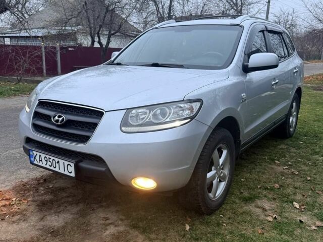 Серый Хендай Санта Фе, объемом двигателя 2.7 л и пробегом 140 тыс. км за 9200 $, фото 2 на Automoto.ua