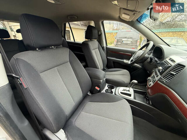 Сірий Хендай Санта Фе, об'ємом двигуна 2.2 л та пробігом 235 тис. км за 10700 $, фото 20 на Automoto.ua