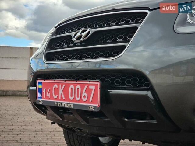 Серый Хендай Санта Фе, объемом двигателя 2.2 л и пробегом 210 тыс. км за 9750 $, фото 58 на Automoto.ua