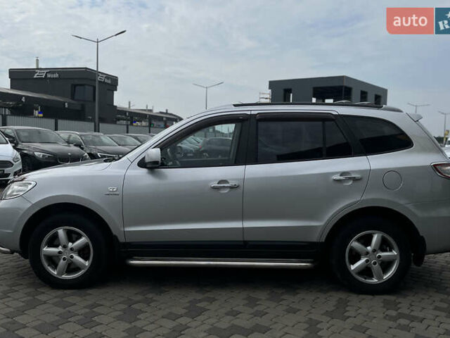 Серый Хендай Санта Фе, объемом двигателя 2.66 л и пробегом 210 тыс. км за 9500 $, фото 3 на Automoto.ua