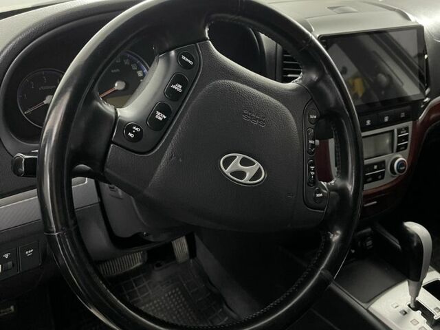 Серый Хендай Санта Фе, объемом двигателя 2.2 л и пробегом 280 тыс. км за 6700 $, фото 14 на Automoto.ua