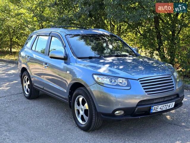 Серый Хендай Санта Фе, объемом двигателя 2.66 л и пробегом 172 тыс. км за 9500 $, фото 13 на Automoto.ua