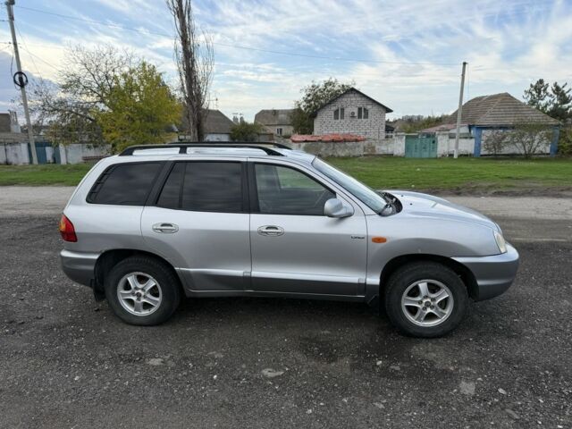 Серый Хендай Санта Фе, объемом двигателя 2 л и пробегом 200 тыс. км за 3000 $, фото 5 на Automoto.ua