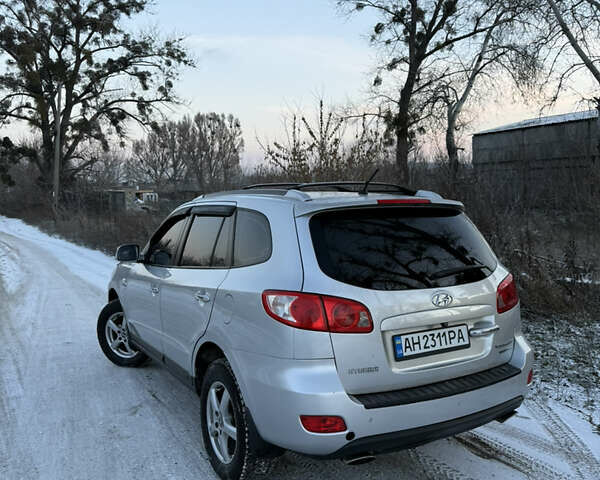 Серый Хендай Санта Фе, объемом двигателя 2.2 л и пробегом 283 тыс. км за 9200 $, фото 5 на Automoto.ua