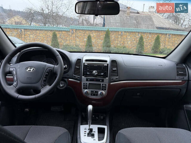 Сірий Хендай Санта Фе, об'ємом двигуна 2.2 л та пробігом 235 тис. км за 10700 $, фото 26 на Automoto.ua