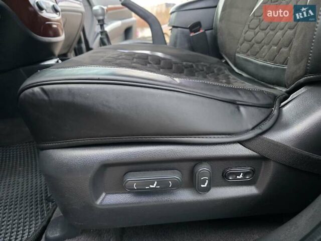 Серый Хендай Санта Фе, объемом двигателя 2.2 л и пробегом 319 тыс. км за 9777 $, фото 23 на Automoto.ua