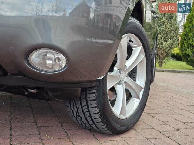 Серый Хендай Санта Фе, объемом двигателя 2.2 л и пробегом 210 тыс. км за 9750 $, фото 26 на Automoto.ua