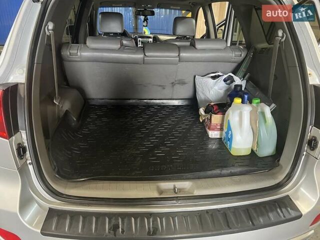 Серый Хендай Санта Фе, объемом двигателя 2.66 л и пробегом 237 тыс. км за 9200 $, фото 2 на Automoto.ua