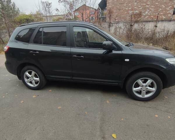 Серый Хендай Санта Фе, объемом двигателя 2.2 л и пробегом 198 тыс. км за 9700 $, фото 6 на Automoto.ua