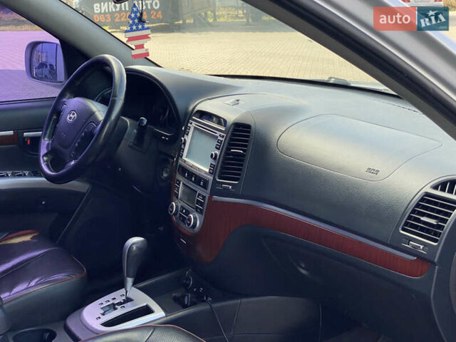 Серый Хендай Санта Фе, объемом двигателя 2.7 л и пробегом 329 тыс. км за 7999 $, фото 14 на Automoto.ua