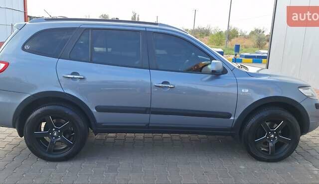 Сірий Хендай Санта Фе, об'ємом двигуна 2.19 л та пробігом 235 тис. км за 10000 $, фото 3 на Automoto.ua