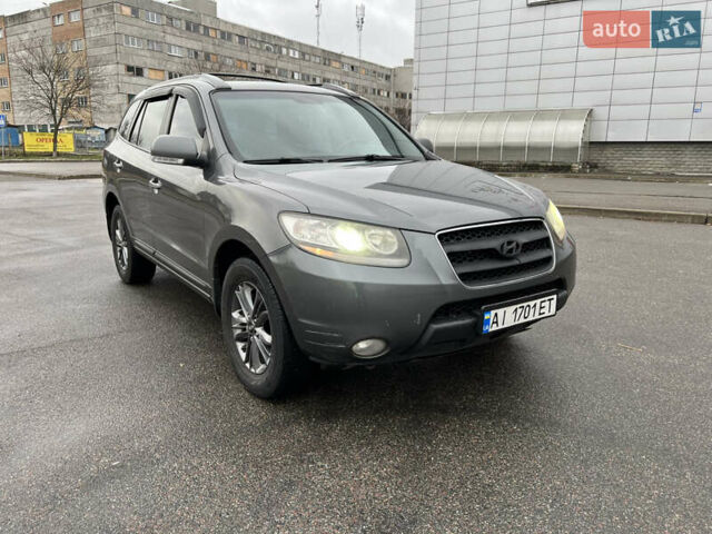 Серый Хендай Санта Фе, объемом двигателя 2.2 л и пробегом 308 тыс. км за 9600 $, фото 4 на Automoto.ua