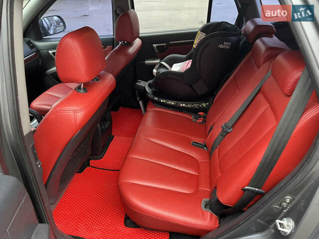 Серый Хендай Санта Фе, объемом двигателя 2.2 л и пробегом 308 тыс. км за 9600 $, фото 13 на Automoto.ua