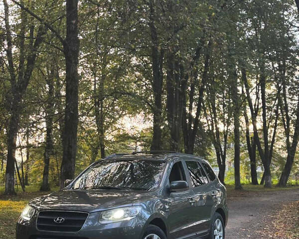 Серый Хендай Санта Фе, объемом двигателя 2.19 л и пробегом 265 тыс. км за 9900 $, фото 12 на Automoto.ua