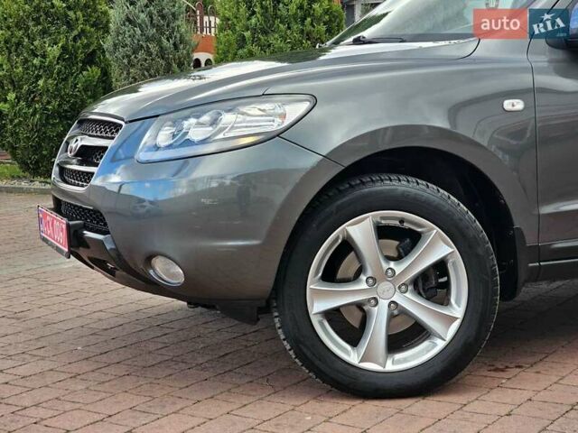 Сірий Хендай Санта Фе, об'ємом двигуна 2.2 л та пробігом 210 тис. км за 9950 $, фото 19 на Automoto.ua