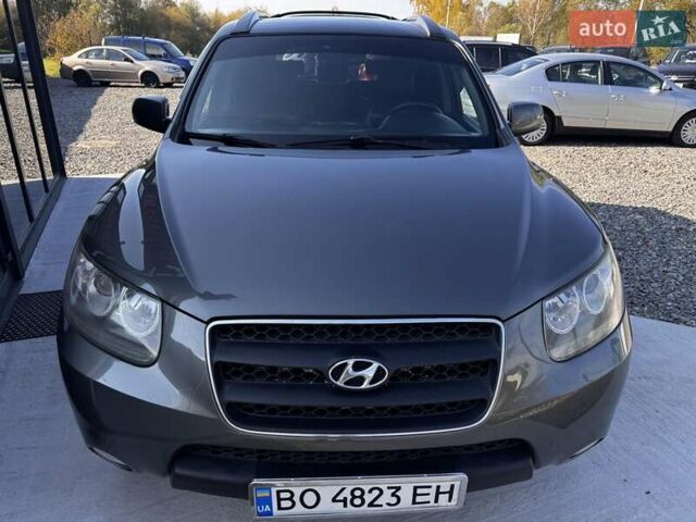 Сірий Хендай Санта Фе, об'ємом двигуна 2.7 л та пробігом 267 тис. км за 8900 $, фото 1 на Automoto.ua