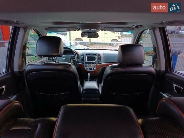 Серый Хендай Санта Фе, объемом двигателя 2.2 л и пробегом 202 тыс. км за 11000 $, фото 29 на Automoto.ua