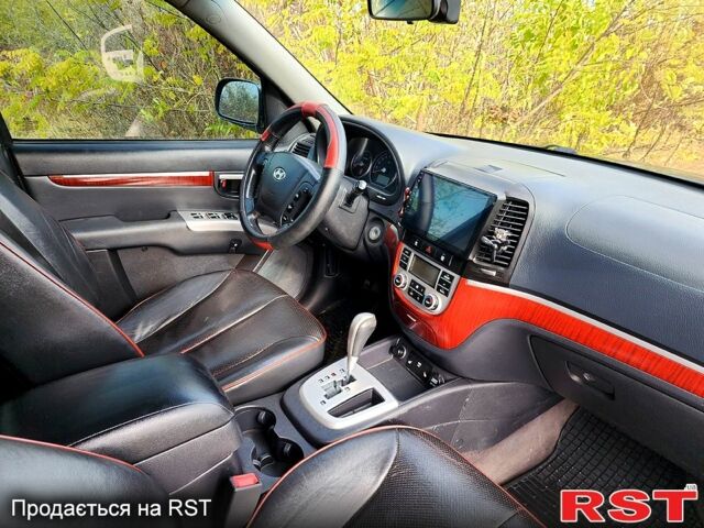 Серый Хендай Санта Фе, объемом двигателя 2.2 л и пробегом 218 тыс. км за 9800 $, фото 6 на Automoto.ua