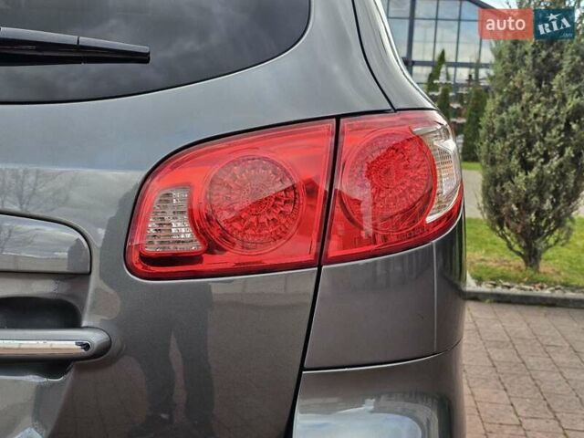 Сірий Хендай Санта Фе, об'ємом двигуна 2.2 л та пробігом 210 тис. км за 9950 $, фото 81 на Automoto.ua