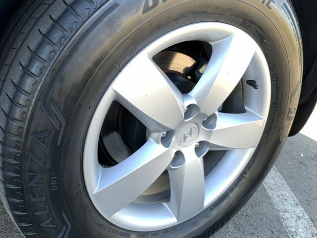 Сірий Хендай Санта Фе, об'ємом двигуна 2.7 л та пробігом 90 тис. км за 13300 $, фото 1 на Automoto.ua