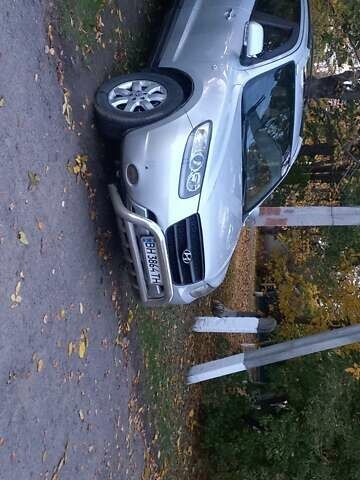 Серый Хендай Санта Фе, объемом двигателя 2.19 л и пробегом 258 тыс. км за 8600 $, фото 1 на Automoto.ua