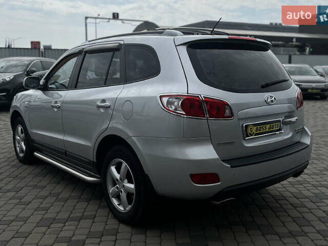 Серый Хендай Санта Фе, объемом двигателя 2.66 л и пробегом 210 тыс. км за 9500 $, фото 4 на Automoto.ua