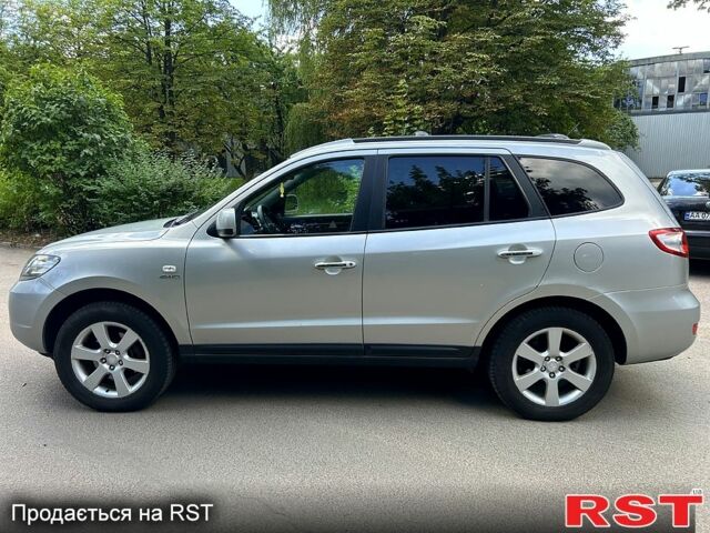 Серый Хендай Санта Фе, объемом двигателя 2.2 л и пробегом 300 тыс. км за 4600 $, фото 3 на Automoto.ua