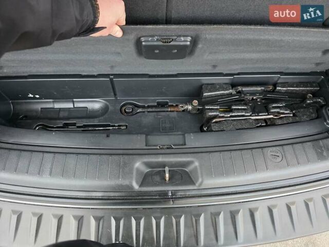 Серый Хендай Санта Фе, объемом двигателя 2.2 л и пробегом 319 тыс. км за 9777 $, фото 47 на Automoto.ua