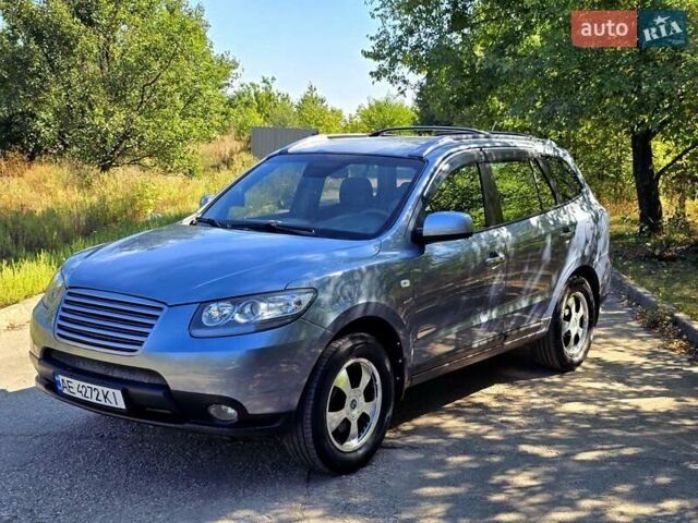 Серый Хендай Санта Фе, объемом двигателя 2.66 л и пробегом 172 тыс. км за 9500 $, фото 9 на Automoto.ua