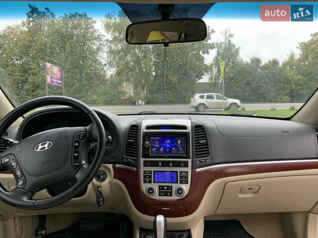 Серый Хендай Санта Фе, объемом двигателя 2.2 л и пробегом 246 тыс. км за 10250 $, фото 22 на Automoto.ua