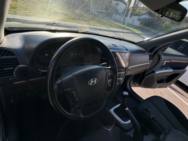 Серый Хендай Санта Фе, объемом двигателя 2.2 л и пробегом 207 тыс. км за 9000 $, фото 4 на Automoto.ua