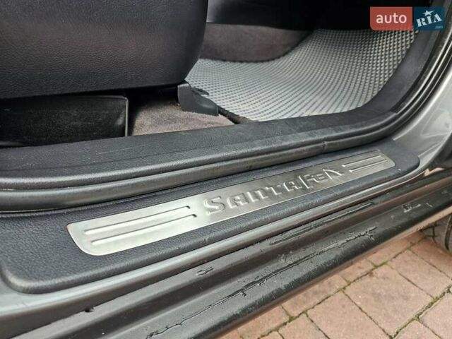 Серый Хендай Санта Фе, объемом двигателя 2.2 л и пробегом 210 тыс. км за 9750 $, фото 133 на Automoto.ua