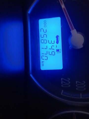 Серый Хендай Санта Фе, объемом двигателя 2.19 л и пробегом 258 тыс. км за 8600 $, фото 8 на Automoto.ua