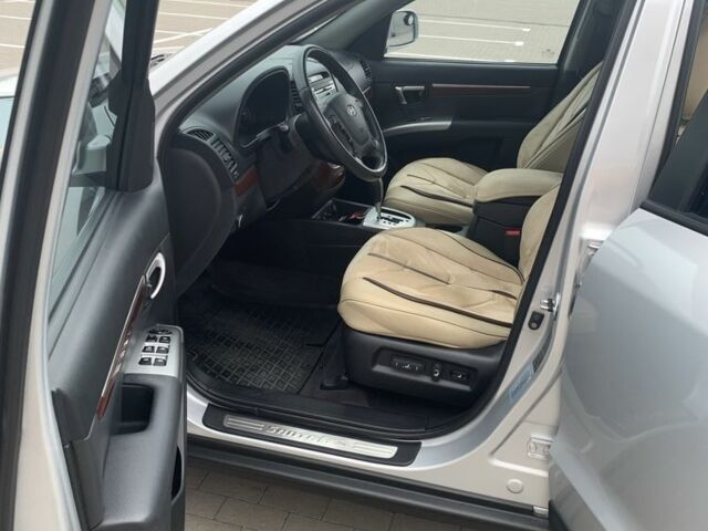 Сірий Хендай Санта Фе, об'ємом двигуна 2.7 л та пробігом 90 тис. км за 13300 $, фото 4 на Automoto.ua