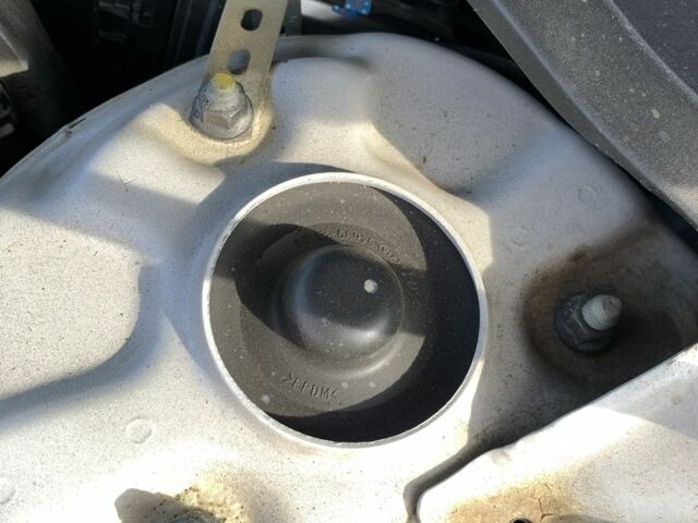 Сірий Хендай Санта Фе, об'ємом двигуна 2.7 л та пробігом 90 тис. км за 13300 $, фото 9 на Automoto.ua