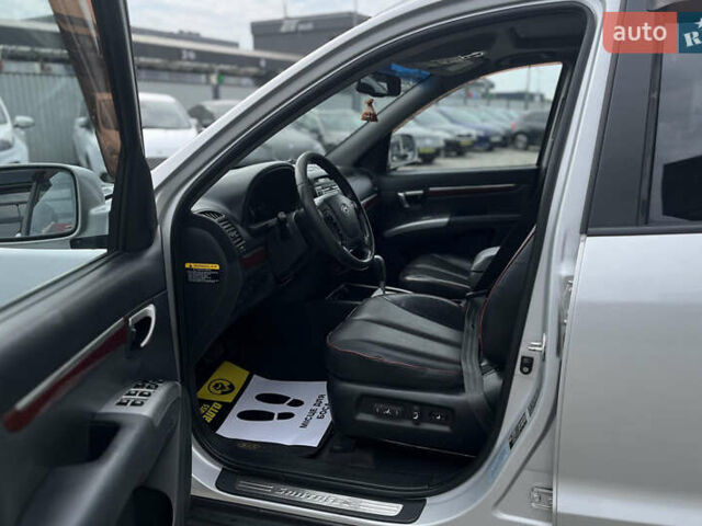 Серый Хендай Санта Фе, объемом двигателя 2.66 л и пробегом 210 тыс. км за 9500 $, фото 14 на Automoto.ua