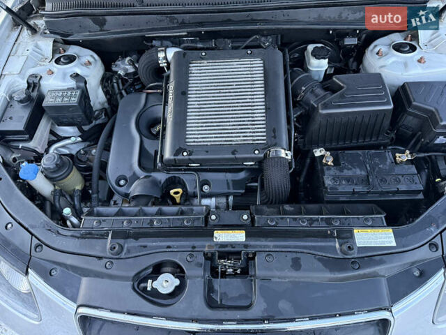 Серый Хендай Санта Фе, объемом двигателя 2.2 л и пробегом 283 тыс. км за 9200 $, фото 6 на Automoto.ua