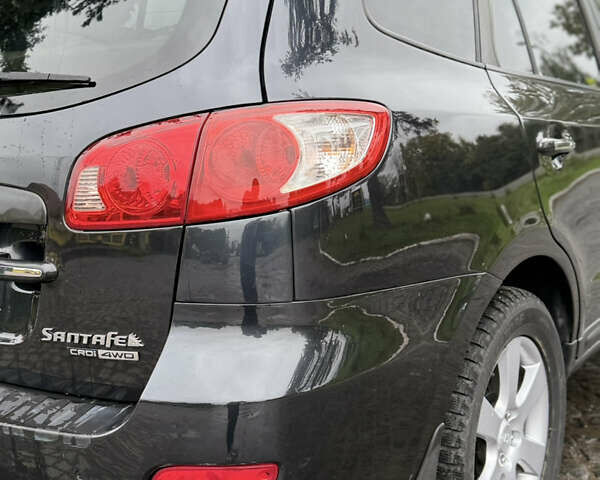 Серый Хендай Санта Фе, объемом двигателя 2.2 л и пробегом 246 тыс. км за 10250 $, фото 9 на Automoto.ua