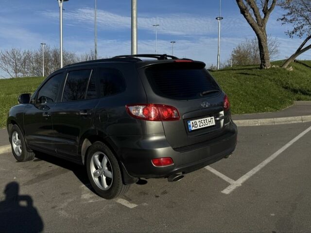 Серый Хендай Санта Фе, объемом двигателя 2.2 л и пробегом 207 тыс. км за 9000 $, фото 2 на Automoto.ua