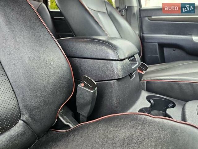 Серый Хендай Санта Фе, объемом двигателя 2.2 л и пробегом 210 тыс. км за 9750 $, фото 136 на Automoto.ua