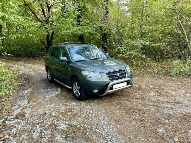 Серый Хендай Санта Фе, объемом двигателя 2.2 л и пробегом 203 тыс. км за 5500 $, фото 1 на Automoto.ua
