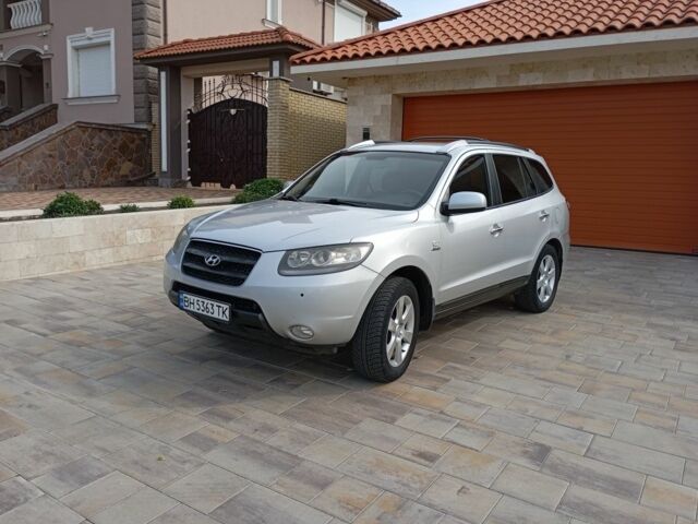 Серый Хендай Санта Фе, объемом двигателя 2.2 л и пробегом 190 тыс. км за 10500 $, фото 2 на Automoto.ua